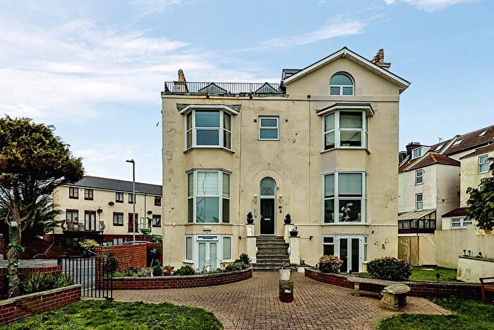 2 Bedroom Flat To Rent In South Parade, Southsea, Hampshire, PO4