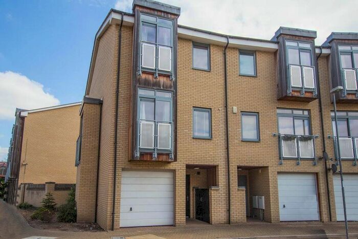 4 Bedroom Semi-Detached House To Rent In Rustat Avenue, Cambridge, CB1