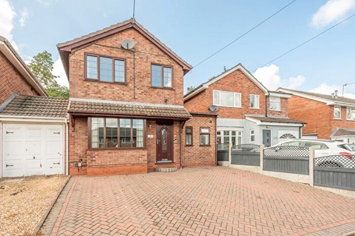 3 Bedroom Link Detached House To Rent In Rangeways Road, Kingswinford, DY6