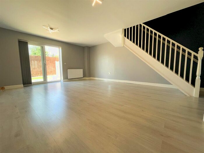 4 Bedroom Property To Rent In Fox Field Close, Grays, RM20