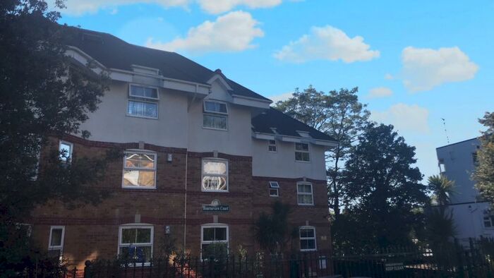 3 Bedroom Apartment To Rent In Bournemouth Town Centre, BH2