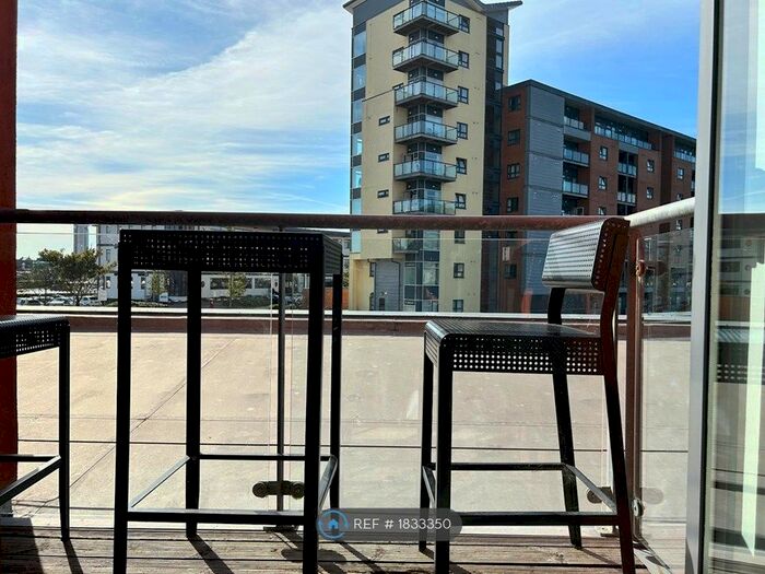 2 Bedroom Flat To Rent In Swansea, Swansea, SA1