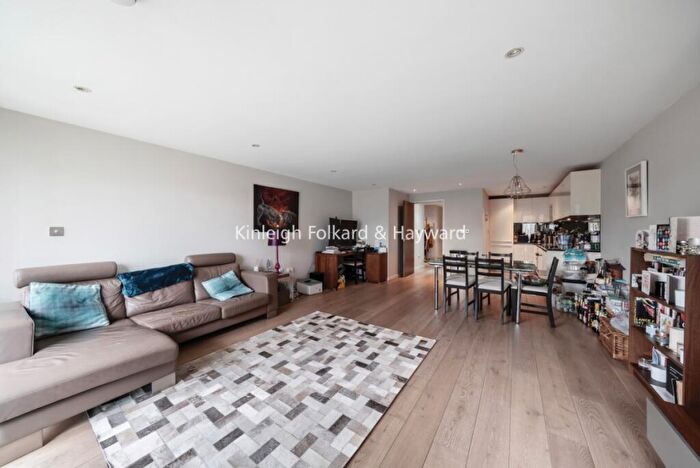 2 Bedroom Flat To Rent In Blackthorn Avenue, Islington, London, N7