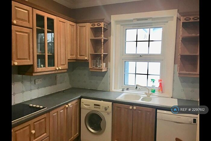 2 Bedroom Flat To Rent In Alderbourne Manor, Gerrards Cross, SL9