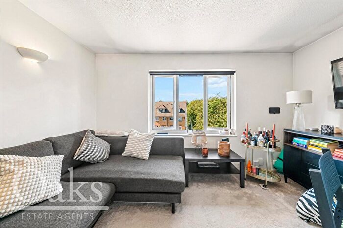 1 Bedroom Apartment For Sale In Coe Avenue, South Norwood, SE25