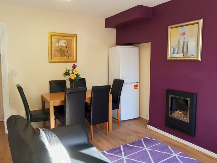 4 Bedroom Semi-Detached House To Rent In Quinton Road, Harborne, Birmingham, B17