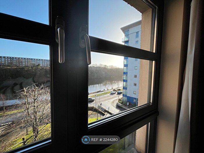 2 Bedroom Flat To Rent In Riverside Drive, Aberdeen, AB11