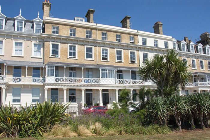 2 Bedroom Flat To Rent In Heene Terrace, Worthing, BN11