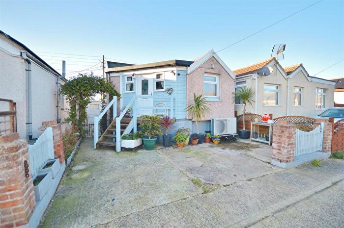 1 Bedroom Detached Bungalow For Sale In Morris Avenue, Jaywick, Essex, CO15
