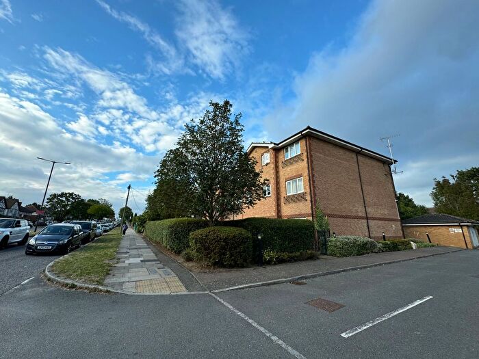 2 Bedroom Flat To Rent In Honeypot Lane, Elizabeth House Honeypot Lane, HA7