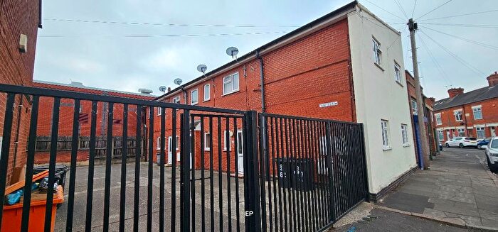 2 Bedroom Flat To Rent In Oakley Road, Leicester, LE5