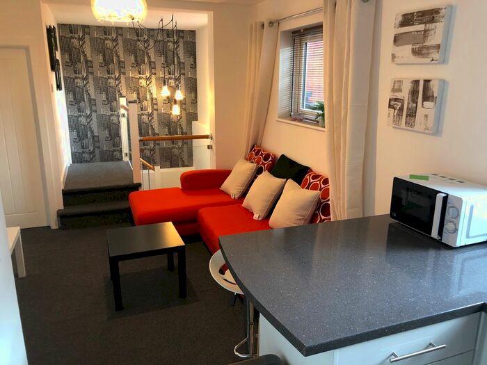 3 Bedroom Flat To Rent In Cobourg Street, Plymouth PL1