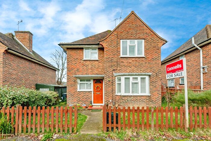 3 Bedroom Detached House For Sale In The Frenches, Redhill, RH1