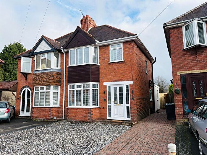 3 Bedroom Semi Detached House To Rent In Newfield Crescent, Halesowen, B63