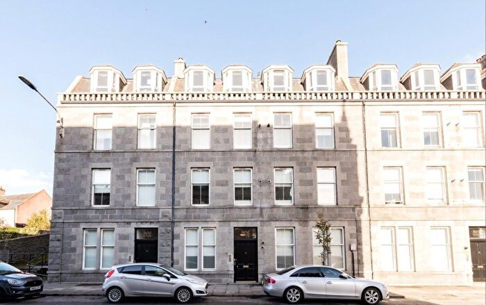 2 Bedroom Flat To Rent In Union Grove, Aberdeen, AB10