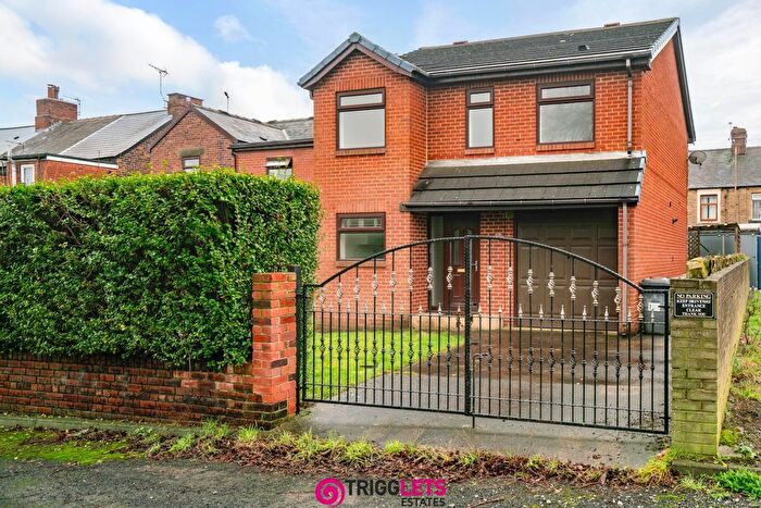 4 Bedroom Detached House For Sale In Wombwell Road, Platts Common, Hoyland, Barnsley, S74