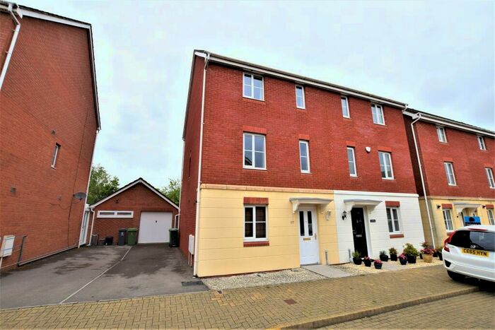 3 Bedroom Semi-Detached House To Rent In Watkins Square, Llanishen, Cardiff., CF14