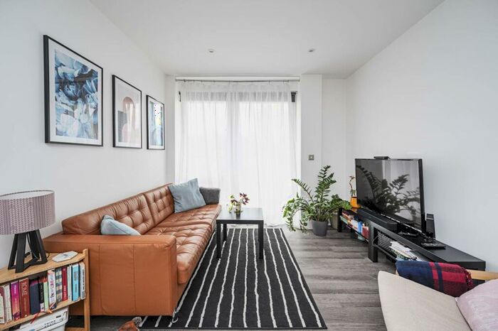 1 Bedroom Flat To Rent In Highfield Court, Hackney, London, N1