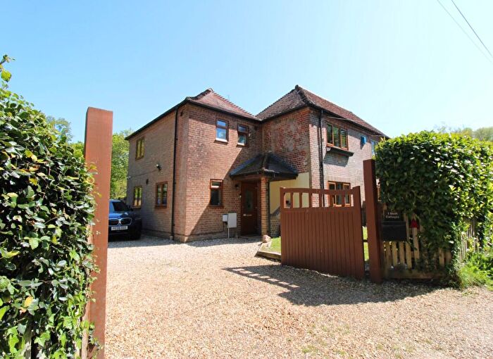 2 Bedroom Semi-Detached House To Rent In Gatewood Hill, SO45