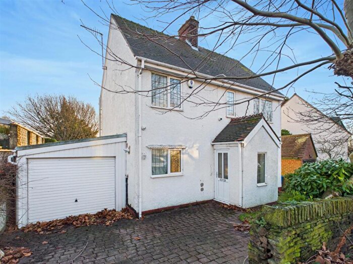 3 Bedroom Semi-Detached House For Sale In Morris Avenue, Chesterfield, S41