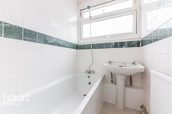 3 Bedroom Apartment To Rent In Lympstone Gardens, London, SE15