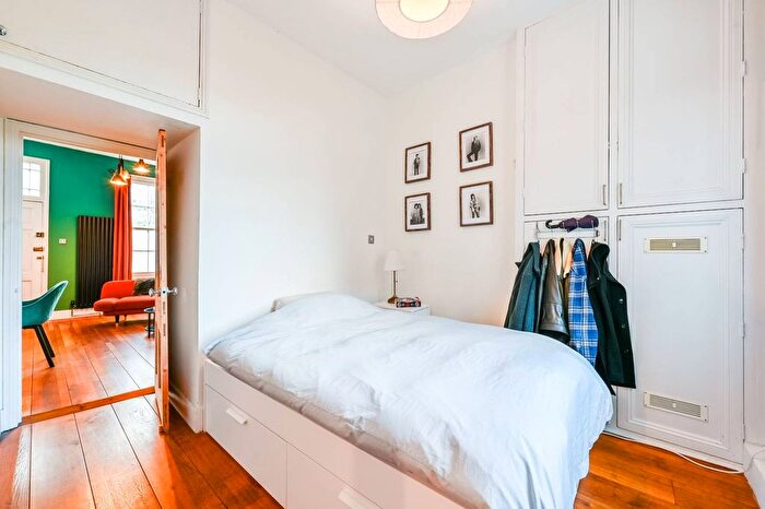1 Bedroom Flat To Rent In St Peters Street, Angel, London, N1