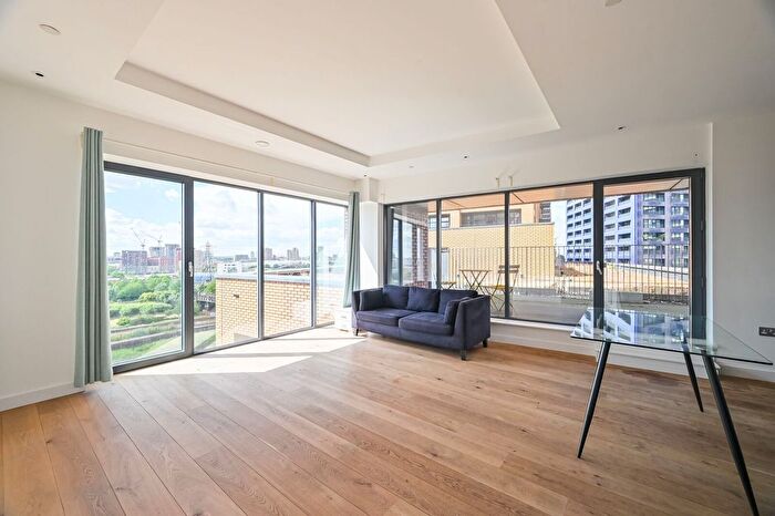 2 Bedroom Flat For Sale In Modena House, Tower Hamlets, London, E14