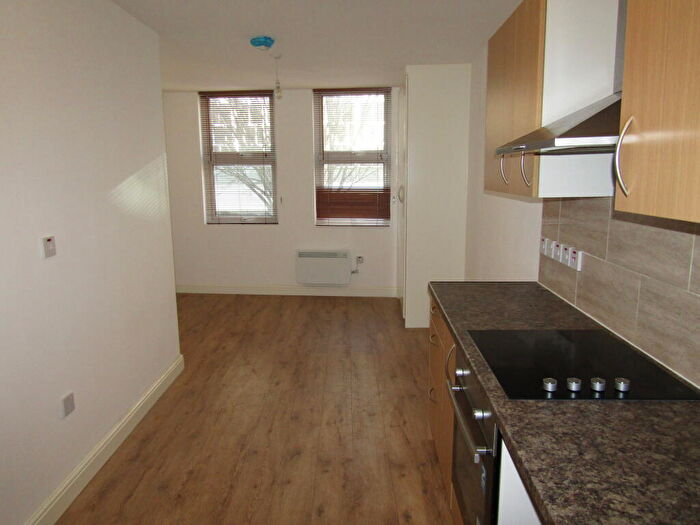 Flat To Rent In High Street, Chatham., ME4