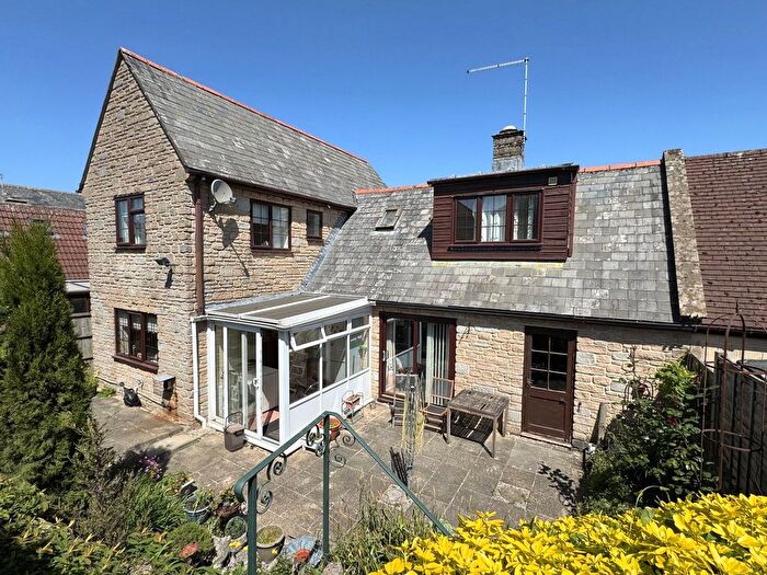 3 Bedroom Link Detached House For Sale In The Hamlet, Templecombe, Somerset, BA8