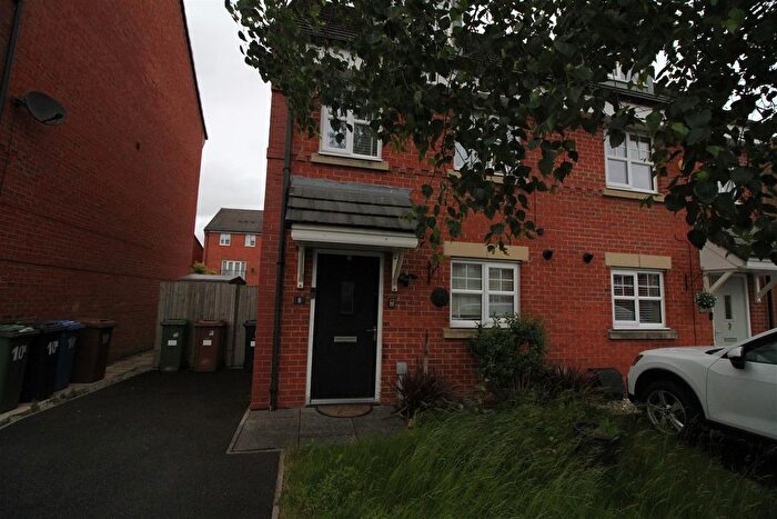 3 Bedroom Semi-Detached House To Rent In Woodhouses Avenue, Audenshaw, Manchester, M34