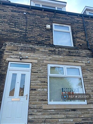 4 Bedroom Terraced House To Rent In Cleckheaton Road, Bradford, BD6