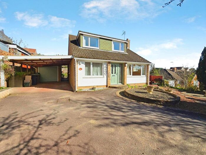 4 Bedroom Detached House For Sale In Brackendene, Ash, Surrey, GU12