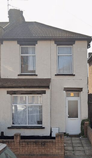 Detached House To Rent In Ilford, IG1