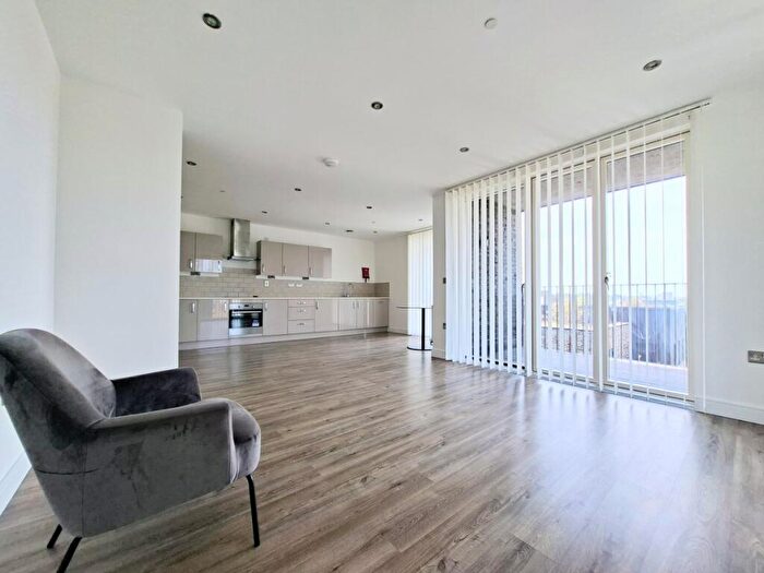 3 Bedroom Apartment To Rent In Creative Road, SE8