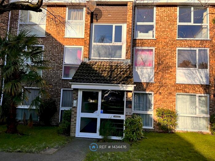 2 Bedroom Flat To Rent In Princes Court, Dunstable, LU5