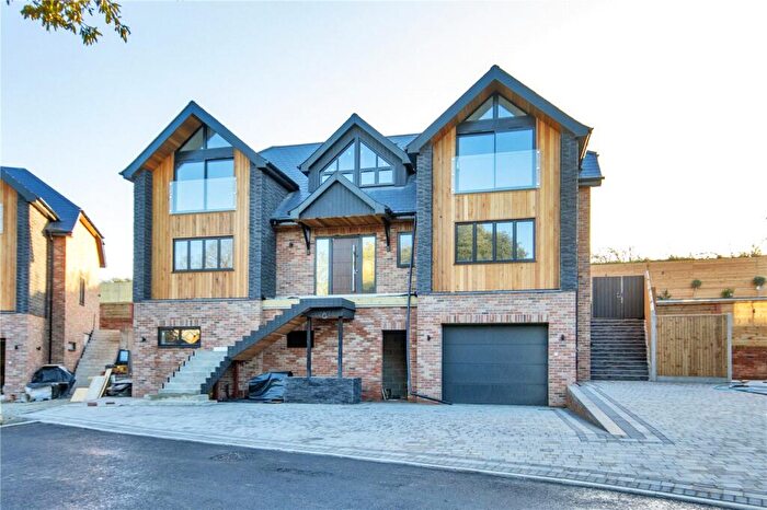 4 Bedroom Detached House For Sale In School Lane, Higham, Kent, ME3