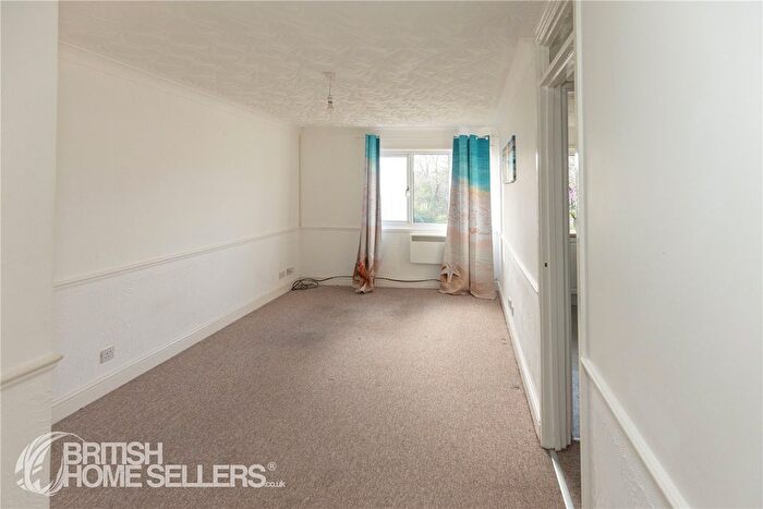 1 Bedroom Flat For Sale In Clay Hill, Two Mile Ash, Milton Keynes, Buckinghamshire, MK8