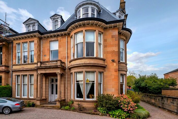 3 Bedroom Flat To Rent In Winton Drive, Glasgow, G12