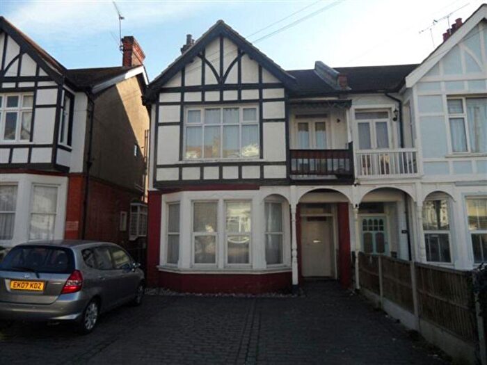1 Bedroom Flat To Rent In Palmerston Rd - Inc Utilties : Online Registration, SS0