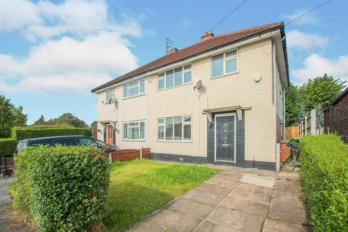 3 Bedroom Semi-Detached House To Rent In Kirkstone Avenue, Worsley, Manchester, M28