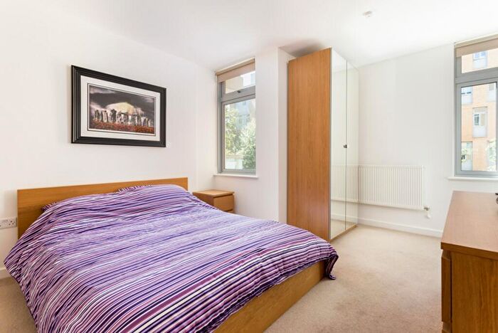 2 Bedroom Apartment To Rent In Coral Apartments, E14