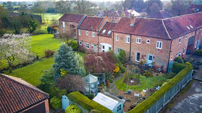 4 Bedroom Garage / Parking For Sale In Low Road, Scrooby, DN10