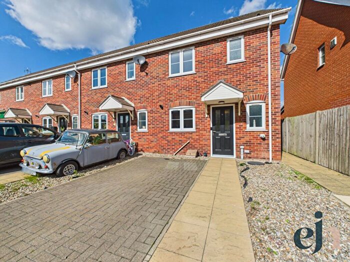 3 Bedroom Terraced House For Sale In Rushton Drive, Lowestoft, NR33