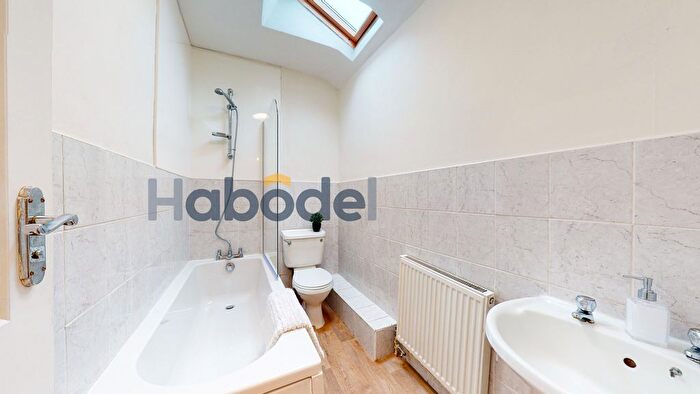 1 Bedroom Flat To Rent In Aberdeen Walk, Scarborough, YO11