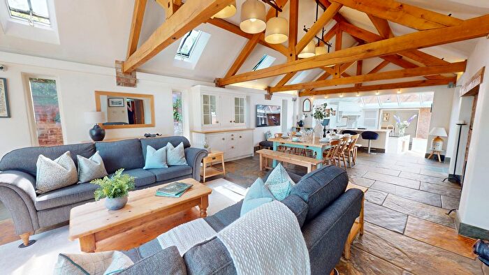 6 Bedroom Detached House For Sale In Main Street, Large Refurbished Farmhouse, Swimming Pool, LE17
