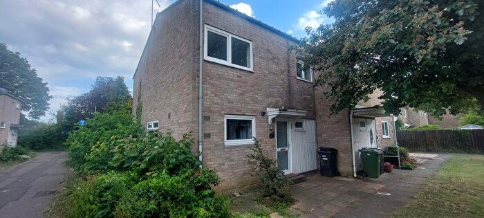 3 Bedroom Semi Detached House To Rent In Deaconscroft, Westwood, Peterborough, PE3