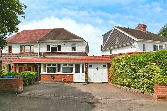 3 Bedroom Semi-Detached House For Sale In Overwoods Road, Hockley, Tamworth, B77