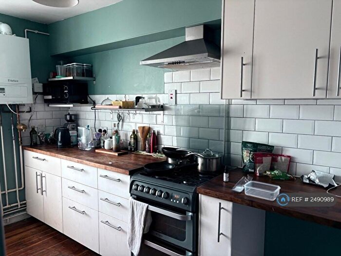 1 Bedroom Flat To Rent In Chelmsford House, London, N7