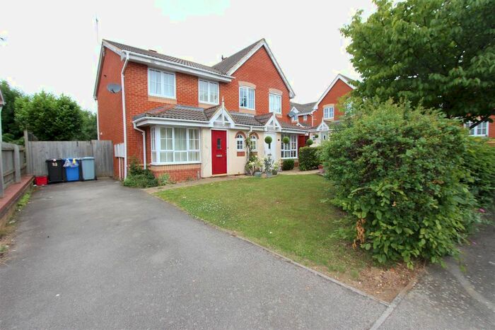 3 Bedroom Semi-Detached House To Rent In Abbots Close, Kettering, NN15
