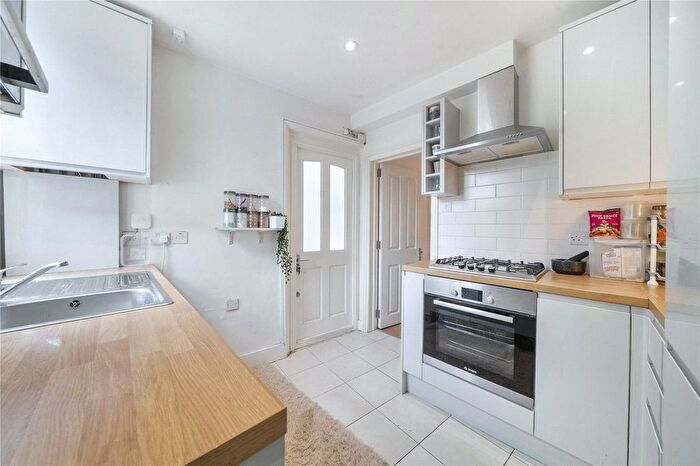 2 Bedroom Flat To Rent In Beaumont Road, Chiswick, W4